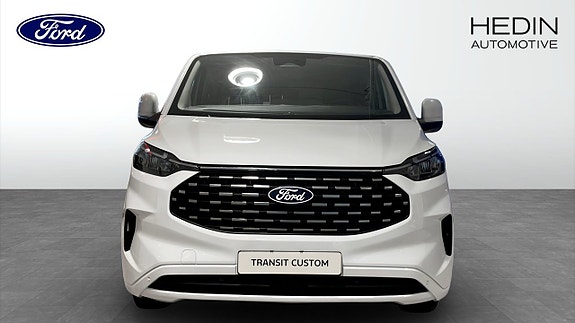 Ford Custom Tourneo 8 of 9