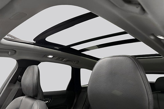 Volvo XC60 12 of 28