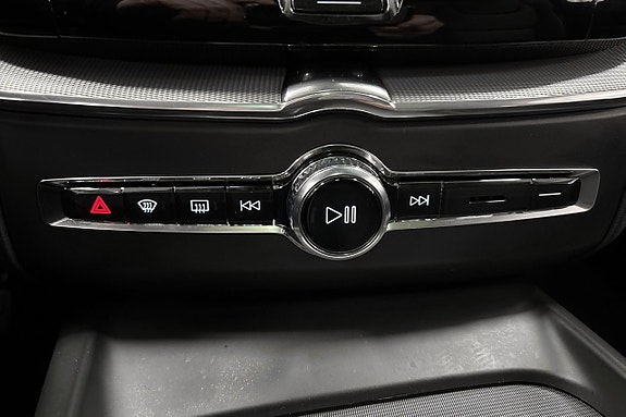 Volvo XC60 15 of 28