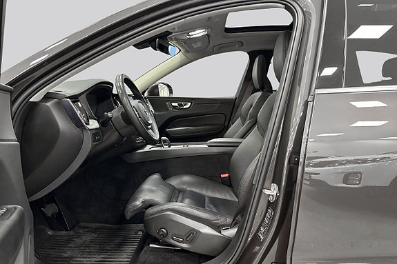 Volvo XC60 10 of 28