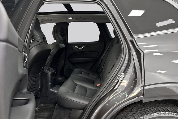 Volvo XC60 11 of 28