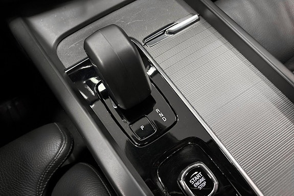Volvo XC60 9 of 28