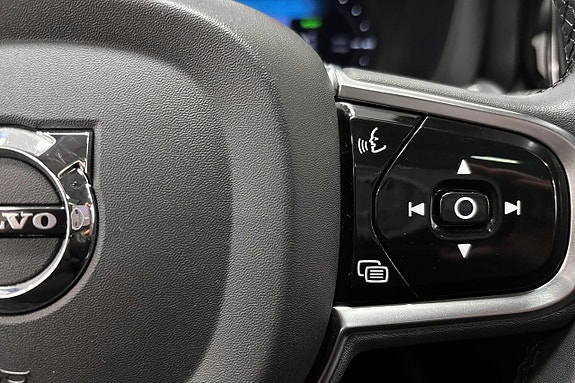Volvo XC60 14 of 28