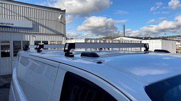 Ford E-Transit 6 of 10