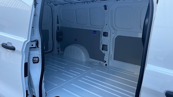 Ford E-Transit 5 of 10