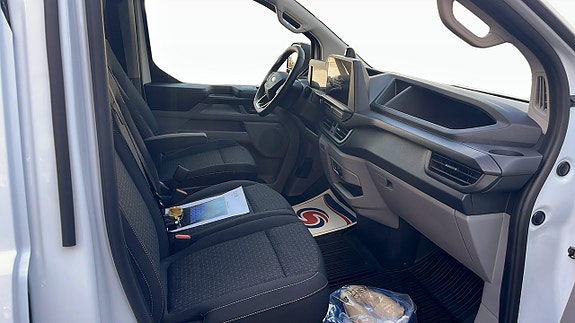 Ford E-Transit 3 of 10