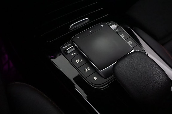 Mercedes-Benz CLA250 e 24 of 28