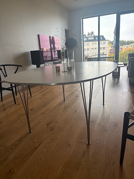 Superellips Fritz Hansen Bruno Mathsson matbord vitt