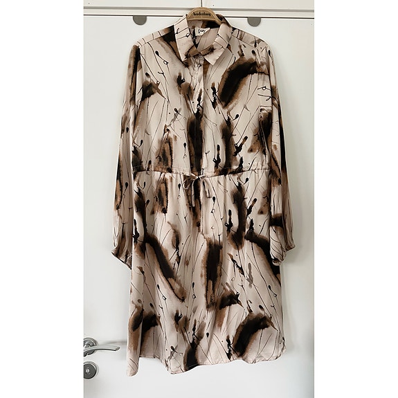 Product image 1 of 10