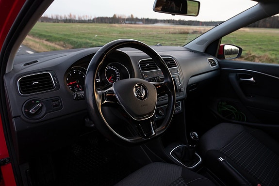 Volkswagen Polo 10 of 15
