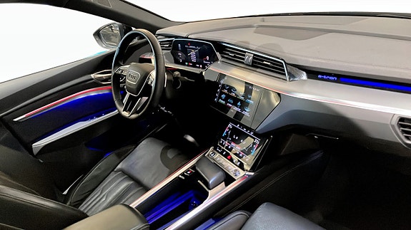 Audi Q8 e-tron 12 of 26