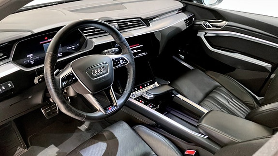 Audi Q8 e-tron 7 of 26