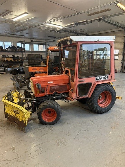 Hako traktor -89-  69 900:- ex moms