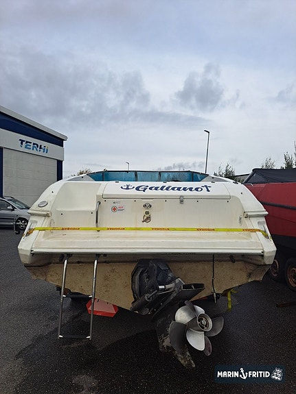 Wellcraft 2400 + 7.4 L Volvo Penta 4 of 6