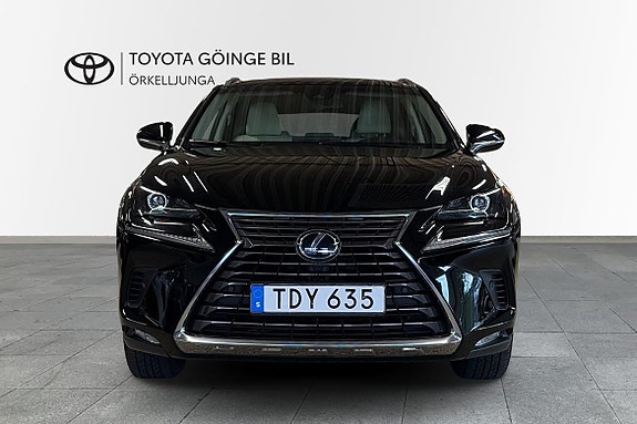 Lexus NX300h 6 of 11