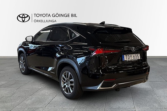 Lexus NX300h 3 of 11