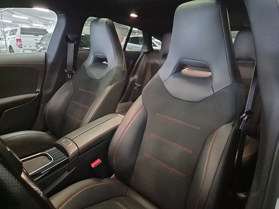 Mercedes-Benz CLA250 e 14 of 25
