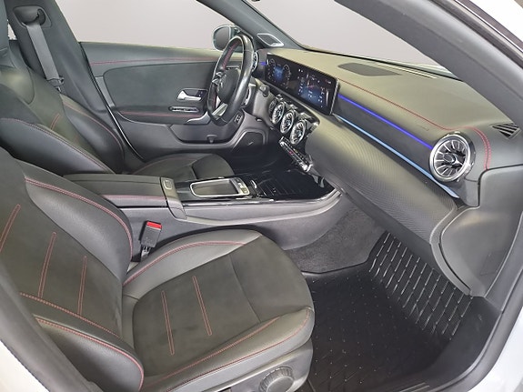 Mercedes-Benz CLA250 e 12 of 25