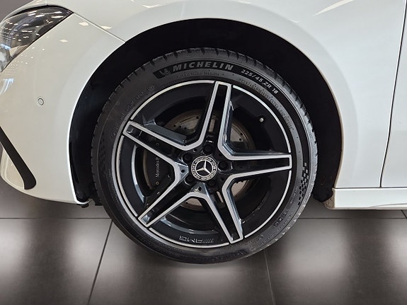 Mercedes-Benz CLA250 e 9 of 25