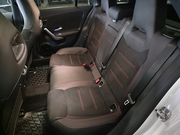 Mercedes-Benz CLA250 e 16 of 25