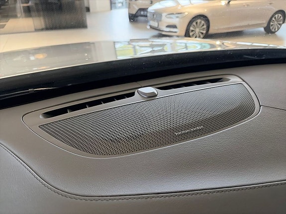 Volvo XC90 16 of 22