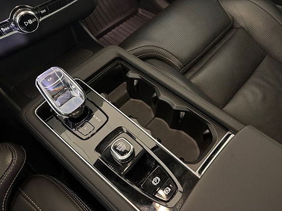 Volvo XC90 17 of 22