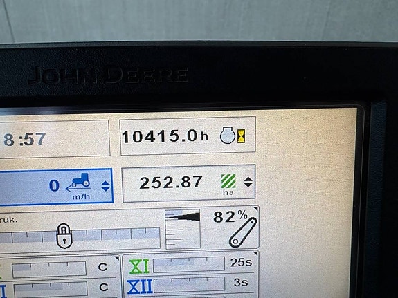 John Deere 6150 R 7 of 7
