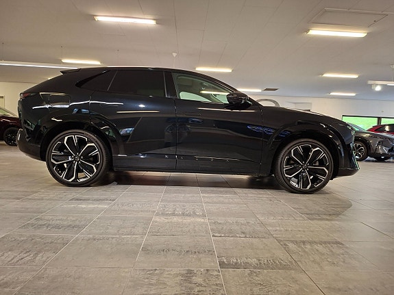 Mazda CX-6e 12 of 21