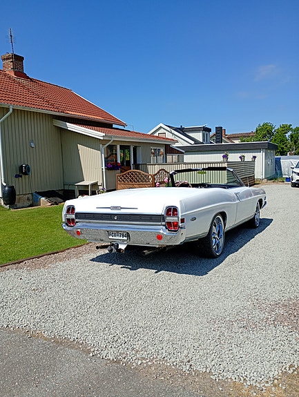 Ford XL 2 of 11