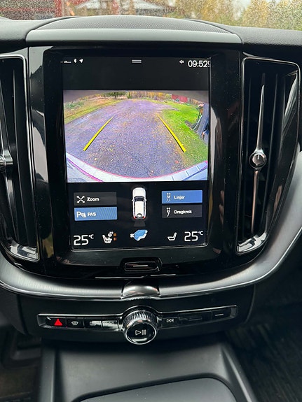 Volvo XC60 9 of 17