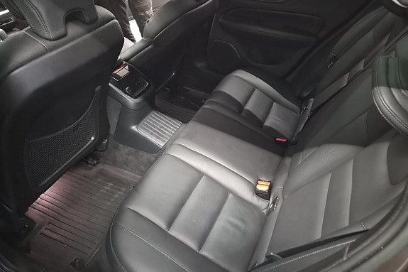 Volvo V60 19 of 24