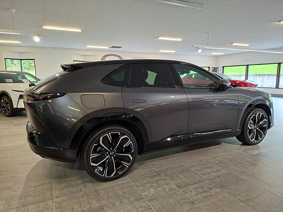Mazda CX-6e 10 of 22