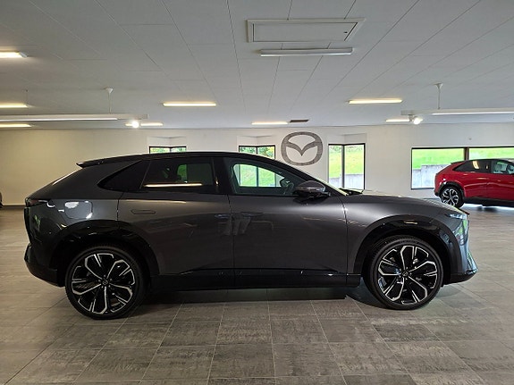 Mazda CX-6e 11 of 22