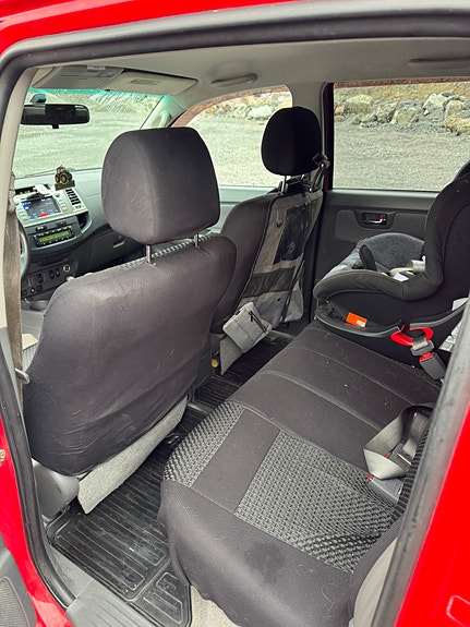 Toyota HiLux 10 of 12