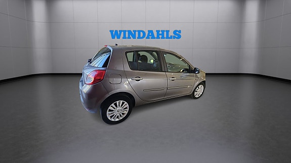 Renault Clio 2 of 6