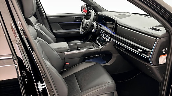 Hyundai Santa Fe 3 of 12