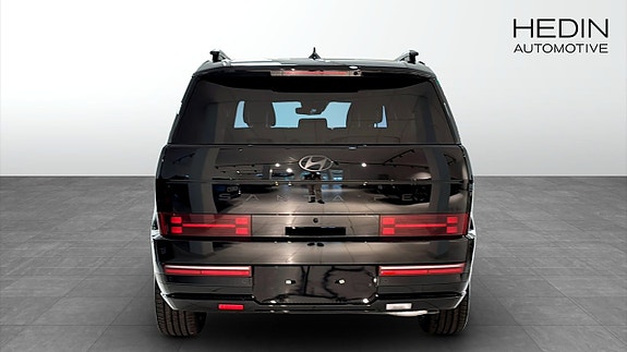 Hyundai Santa Fe 7 of 12