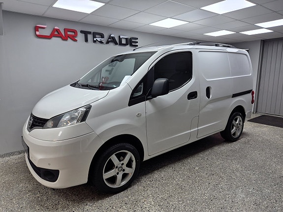 Nissan NV200 2 of 26