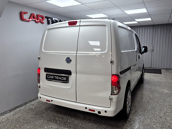 Nissan NV200 8 of 26