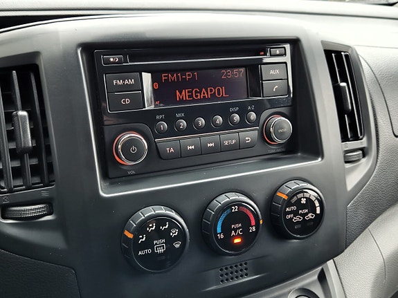 Nissan NV200 21 of 26