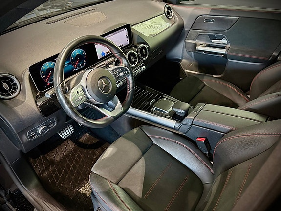 Mercedes-Benz GLA 200 3 of 16