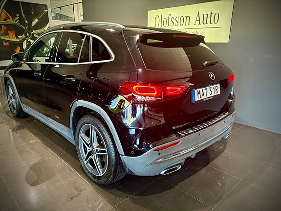 Mercedes-Benz GLA 200 6 of 16