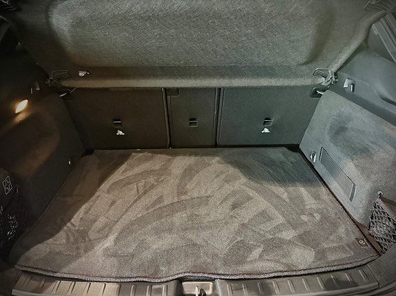 Mercedes-Benz GLA 200 14 of 16