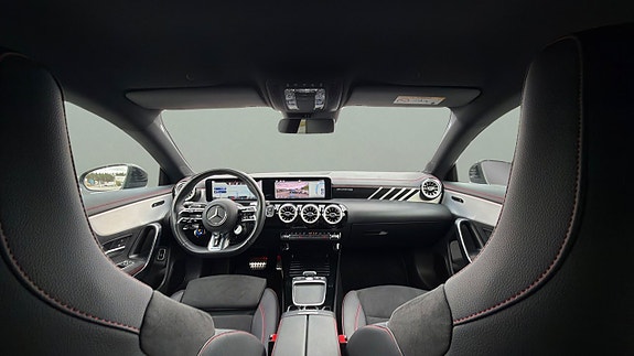 Mercedes-Benz CLA 35 AMG 10 of 30