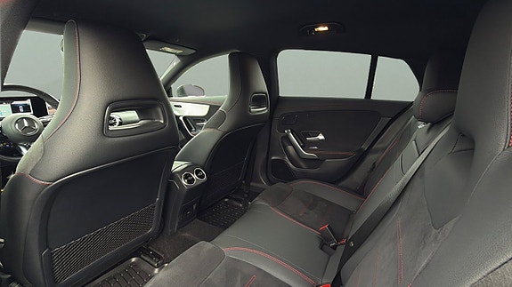 Mercedes-Benz CLA 35 AMG 12 of 30