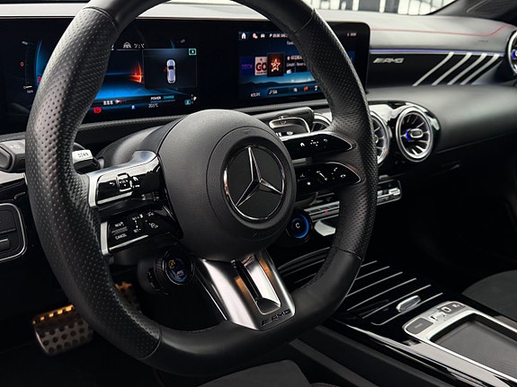 Mercedes-Benz CLA 35 AMG 14 of 30