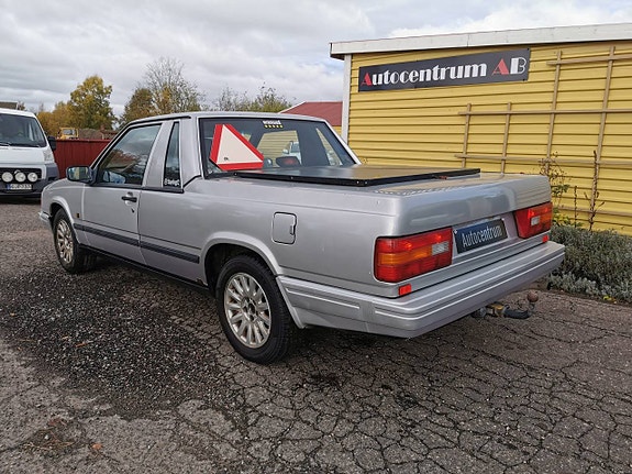 Volvo 740 2 of 9