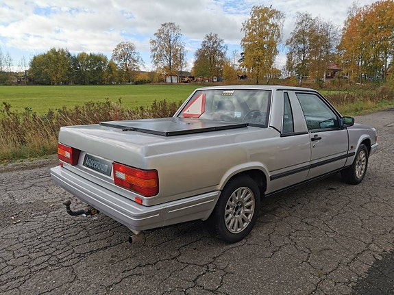 Volvo 740 3 of 9