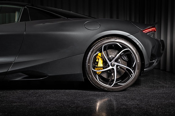 McLaren 750S 12 of 30