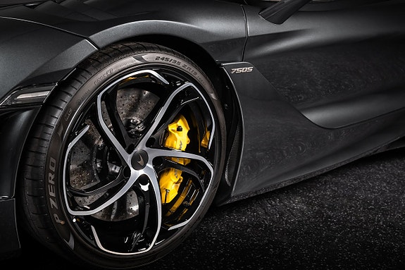 McLaren 750S 16 of 30